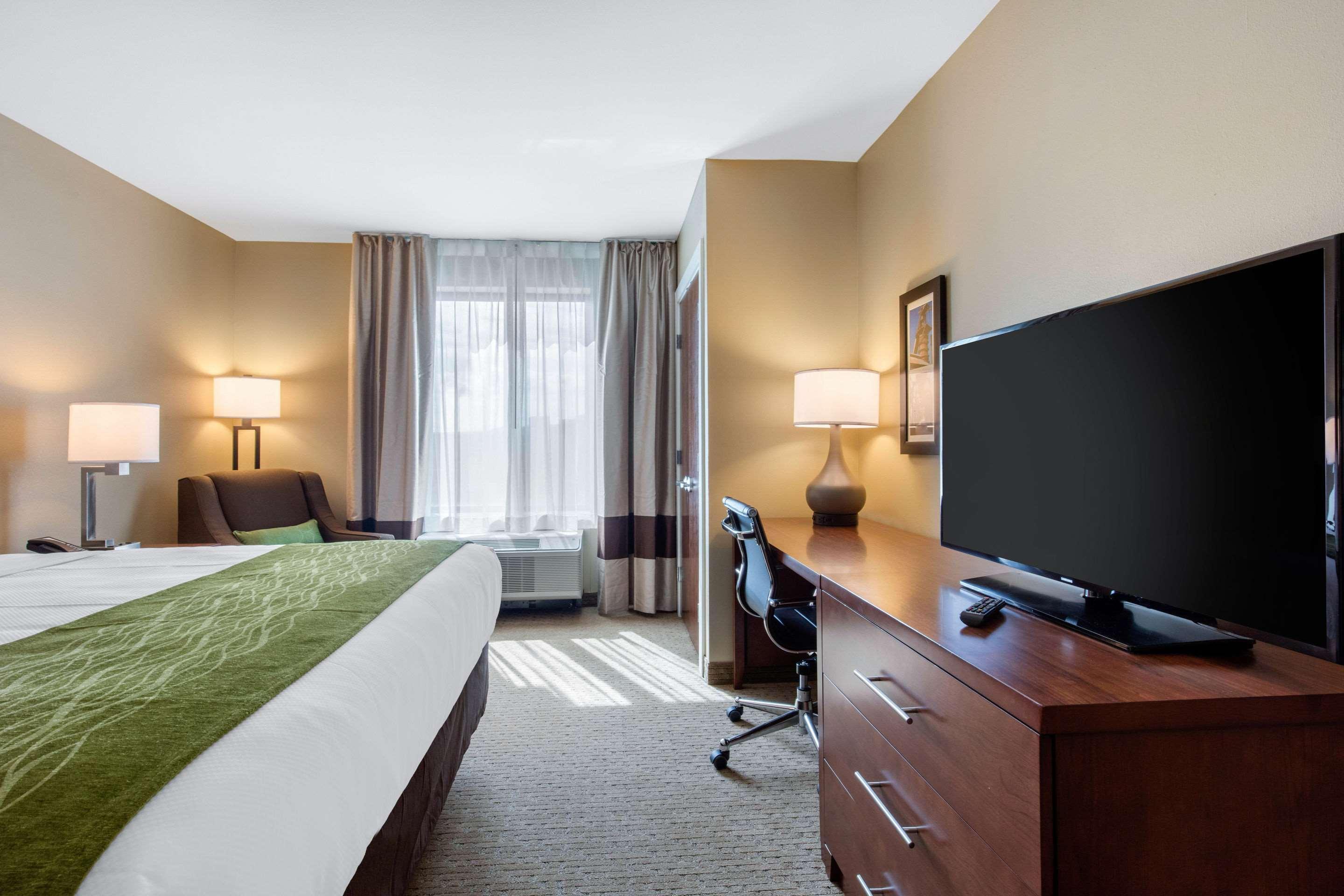 Comfort Inn & Suites At Crossplex Village Birmingham Eksteriør billede