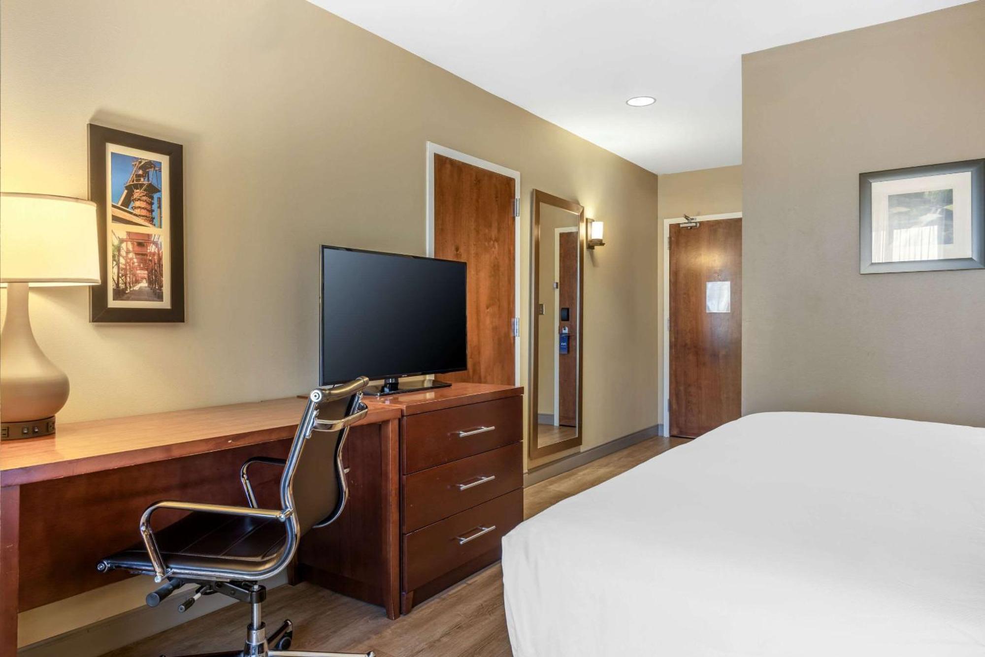 Comfort Inn & Suites At Crossplex Village Birmingham Eksteriør billede
