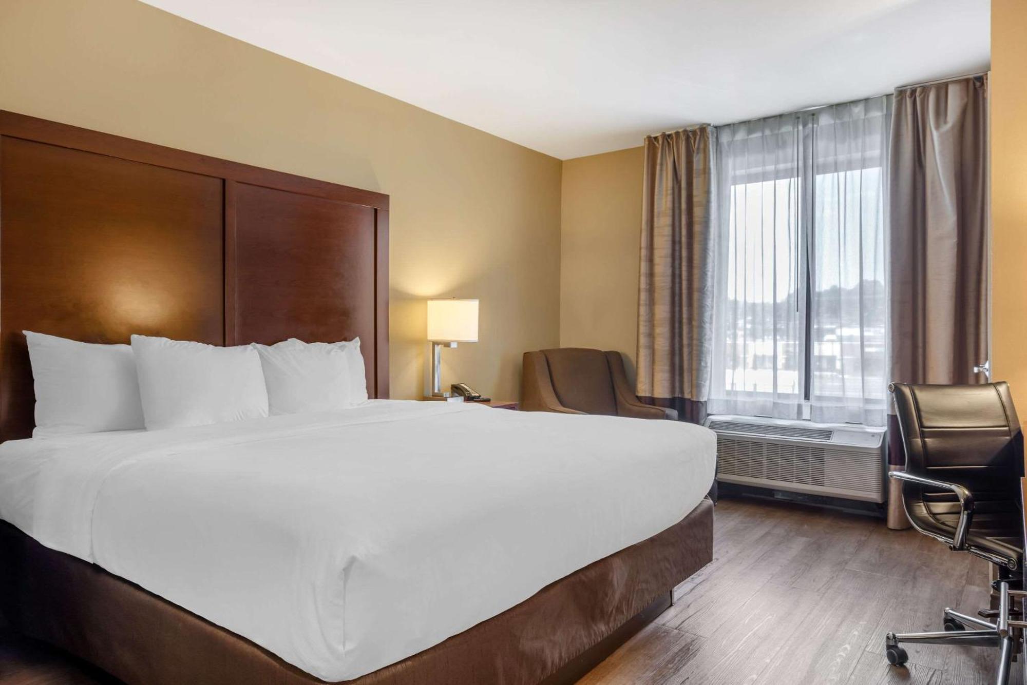 Comfort Inn & Suites At Crossplex Village Birmingham Eksteriør billede