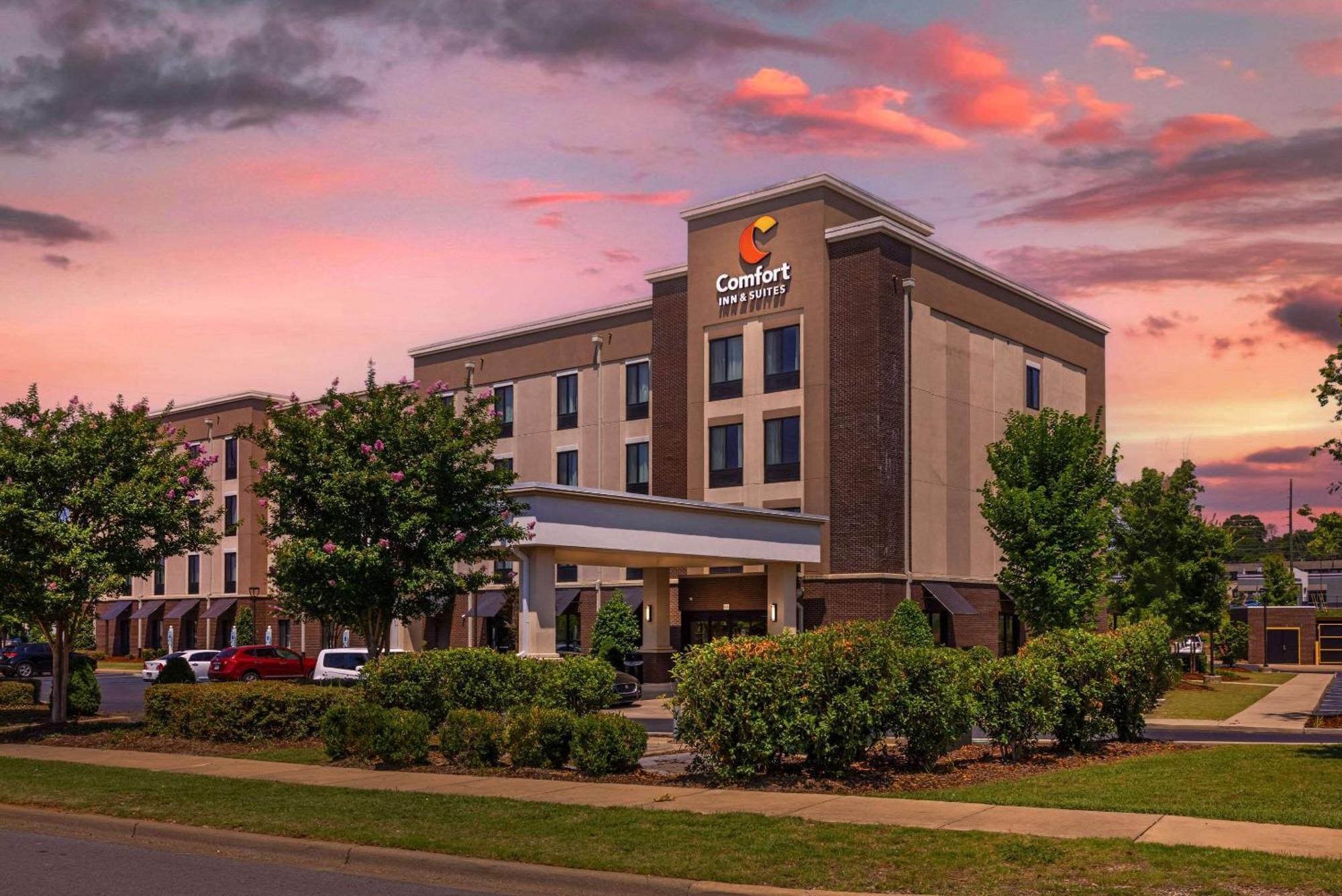 Comfort Inn & Suites At Crossplex Village Birmingham Eksteriør billede